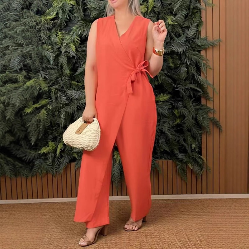 Casual solid-colored jumpsuit with V-neck and tie belt